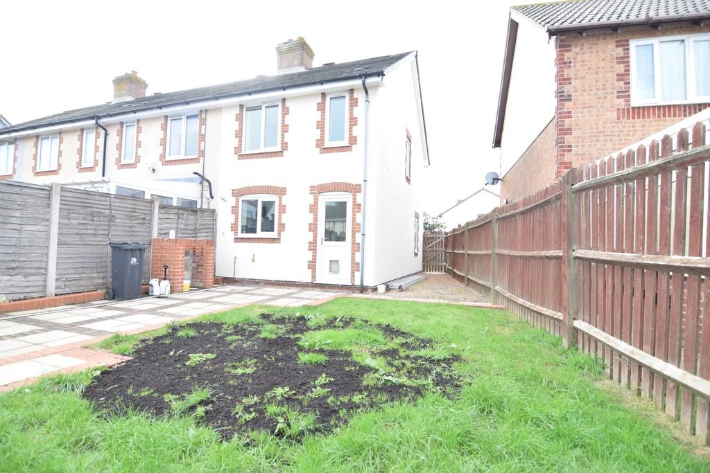Drake Avenue, Chickerell, Weymouth 2 bed end of terrace house £1,000