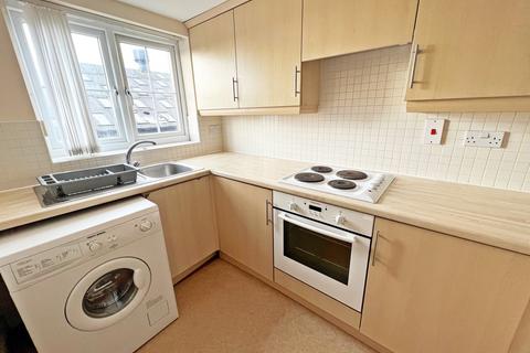 2 bedroom apartment to rent, Sidings Court, Warrington