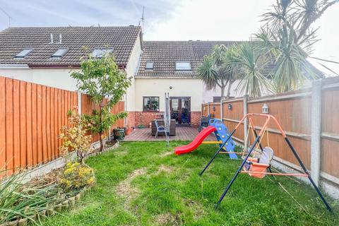 6 Allerton Close, Rochford, SS4 3AR