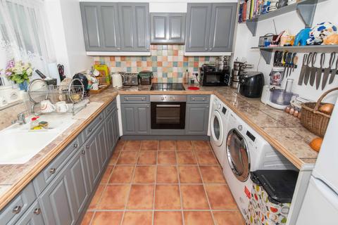 116 Waleton Acres, Wallington, SM6 8PY