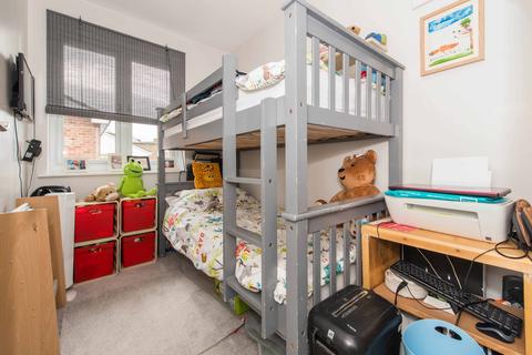 116 Waleton Acres, Wallington, SM6 8PY
