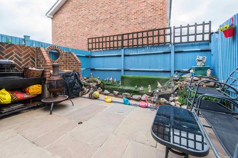 116 Waleton Acres, Wallington, SM6 8PY