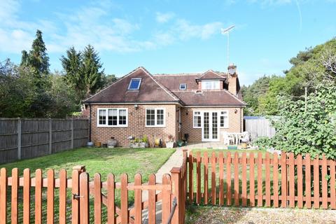 4 bedroom chalet for sale - Elstead - Virtual Tour Available On Request