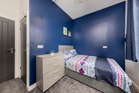 8 bedroom house share to rent, Oldham Road, Failsworth, Manchester, M35