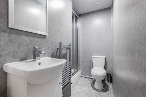 8 bedroom house share to rent, Oldham Road, Failsworth, Manchester, M35