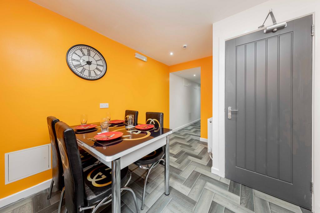 House in Manchester, Failsworth - More