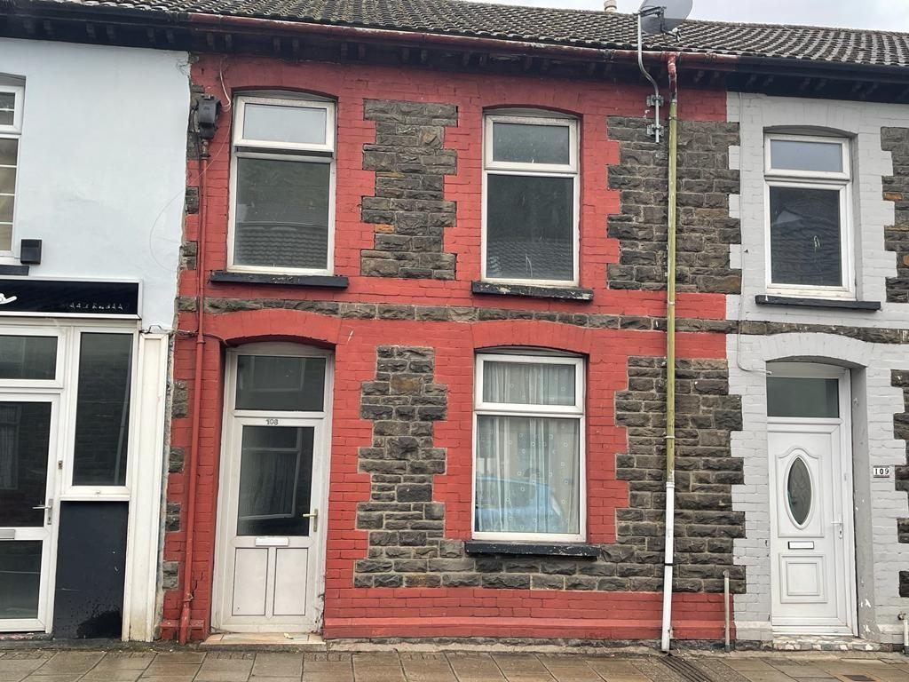 Ynyshir Road, Porth 3 bed terraced house £495 pcm (£114 pw)