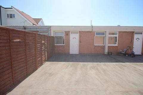 2 bedroom maisonette for sale, Peach Street, Wokingham