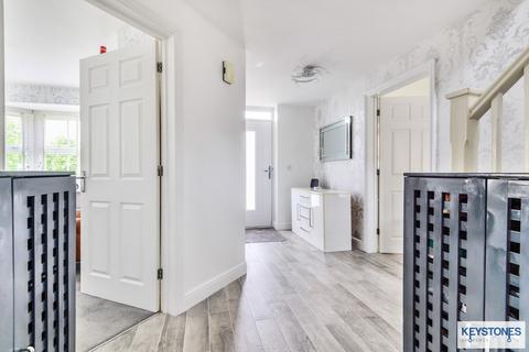 21 Litten Close, Collier Row, Romford, RM5 2LG
