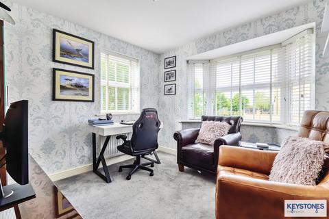 21 Litten Close, Collier Row, Romford, RM5 2LG