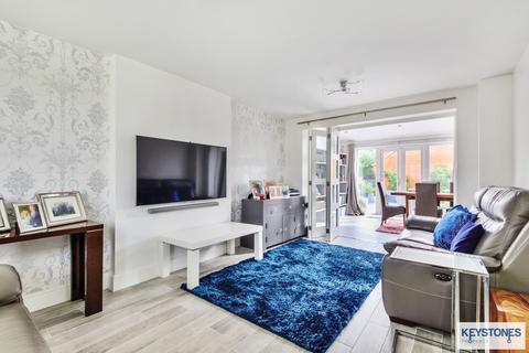 21 Litten Close, Collier Row, Romford, RM5 2LG