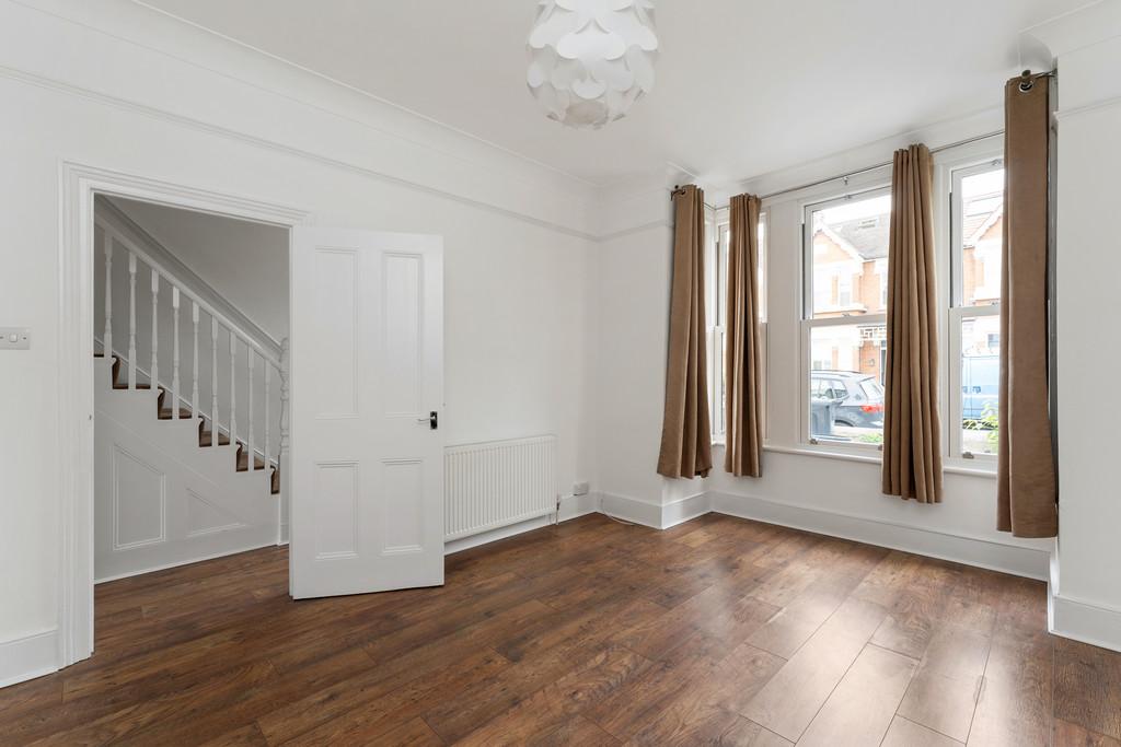 Dangan Road, Wanstead 3 bed terraced house £2,200 pcm (£508 pw)