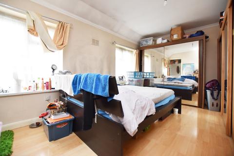 2 bedroom terraced house for sale - Hamilton Crescent, South Harrow, HA2