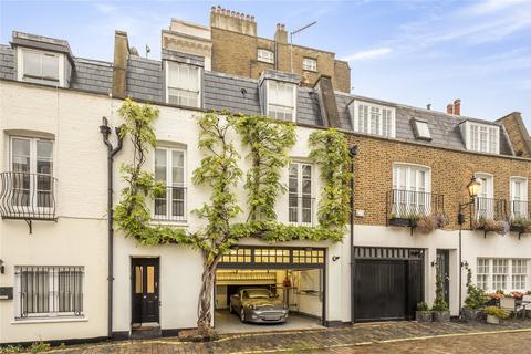 26 Hyde Park Gardens Mews, London, W2 2NX