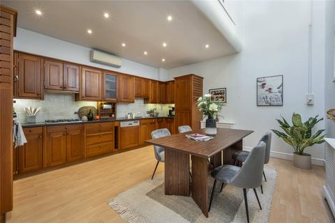 26 Hyde Park Gardens Mews, London, W2 2NX