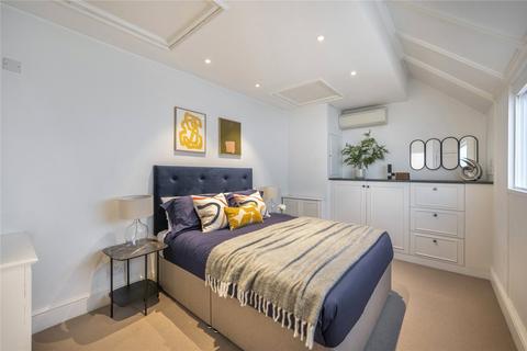 26 Hyde Park Gardens Mews, London, W2 2NX