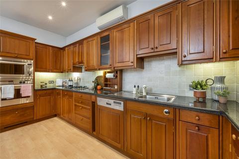 26 Hyde Park Gardens Mews, London, W2 2NX