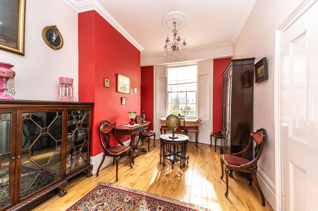 Arlington Avenue, Islington, London, N1 2 bed house £1,550,000