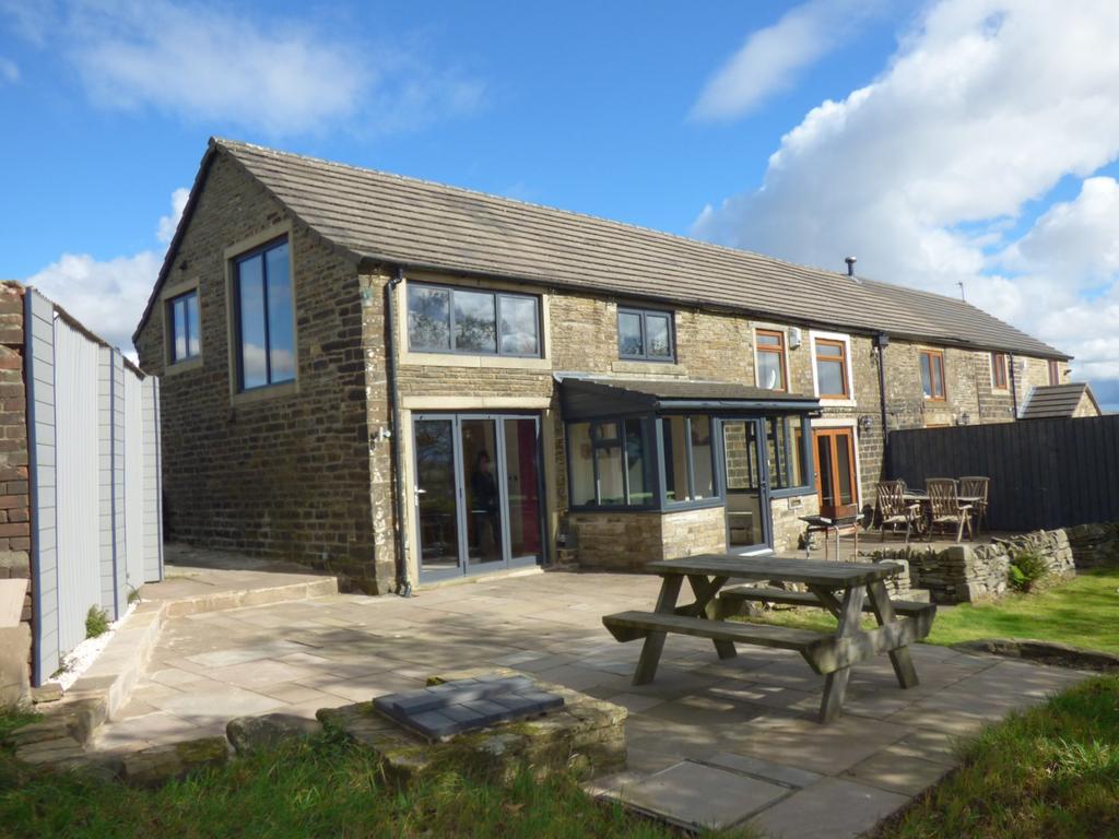 Mantley Lane, Denshaw, Saddleworth, OL3 4 bed semidetached house for