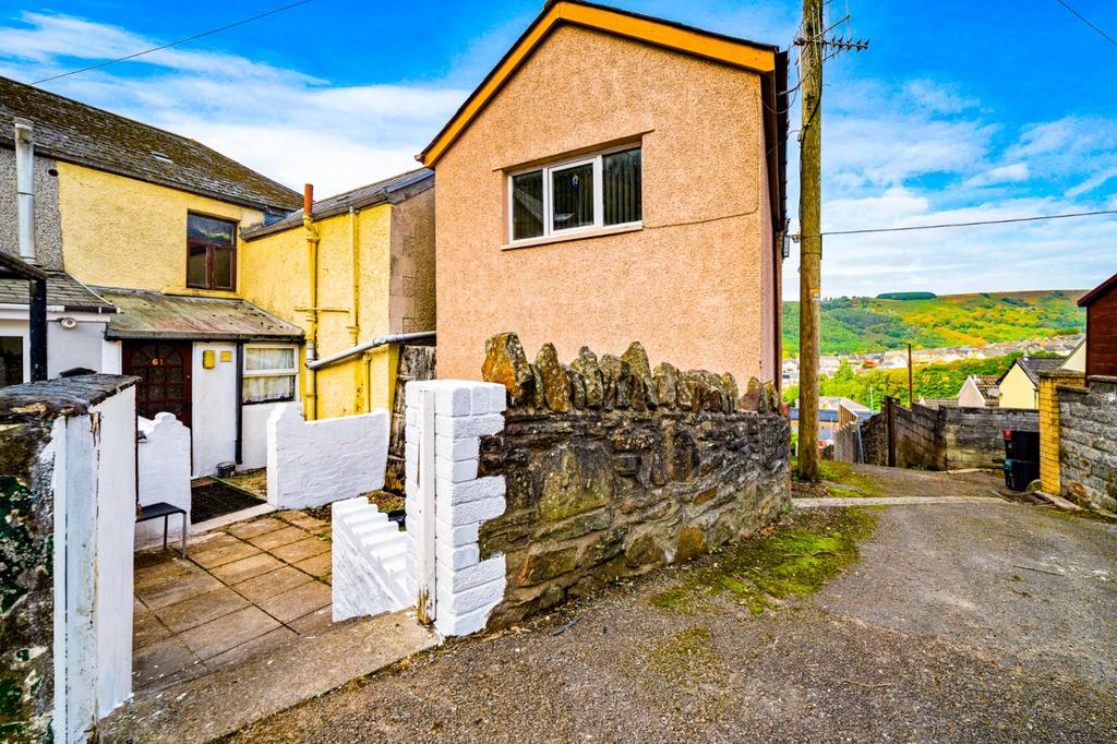 Rhiw Parc Road, NP13 2 bed terraced house for sale £85,000