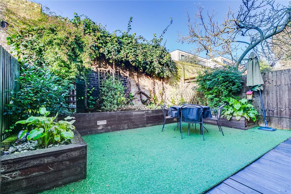 House in London - View 2