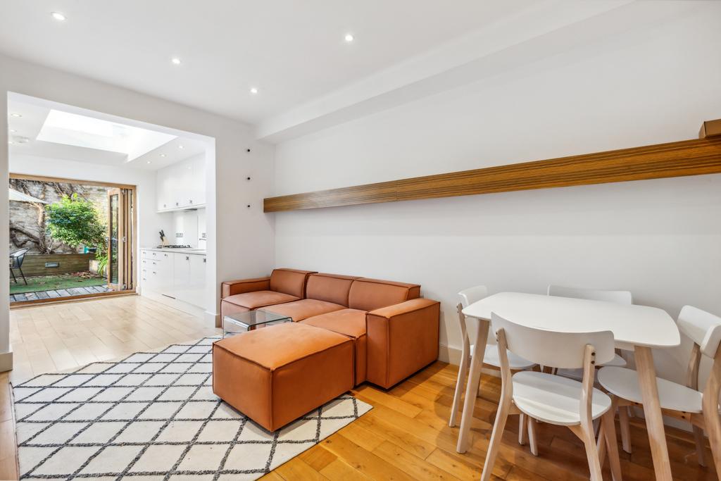 House in London - View 3