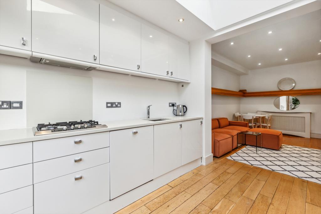 House in London - View 5