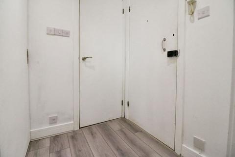 Studio for sale, Mead Avenue, Langley