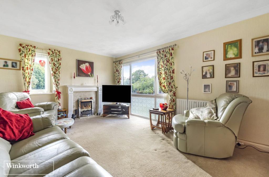 Neville Close, Basingstoke, Hampshire, RG21 2 bed £285,000
