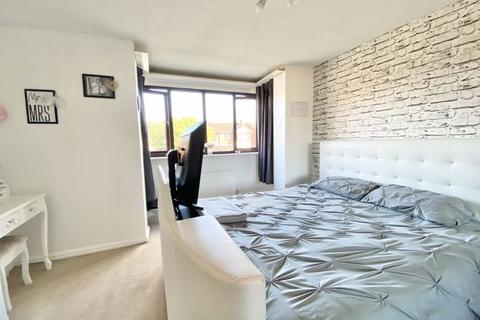 21 Avon, Hockley, Tamworth, B77 5QA