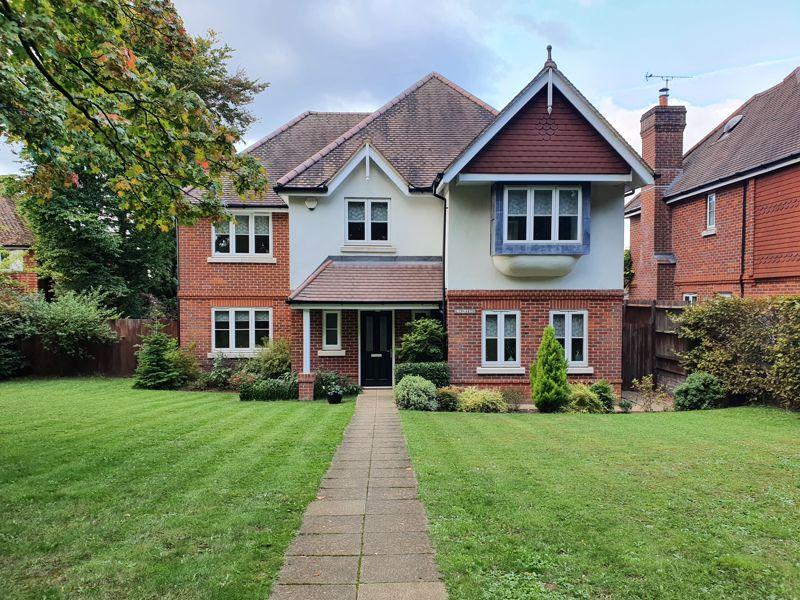 Bookham 5 bed detached house for sale £1,100,000