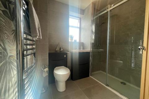28 The Larches, Luton, LU2 7PX