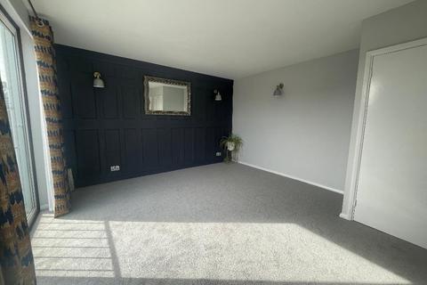 28 The Larches, Luton, LU2 7PX