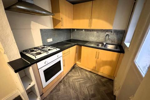 4 bedroom terraced house to rent, The Grove, Sherwood, Nottingham, NG5 2LJ