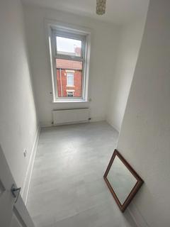 2 bedroom apartment to rent, Disraeli Street, Blyth NE24