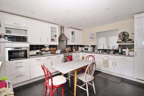 17 Marsh Walk, Witney, OX28 1YF