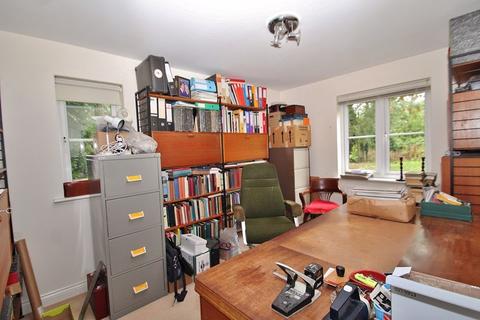 17 Marsh Walk, Witney, OX28 1YF