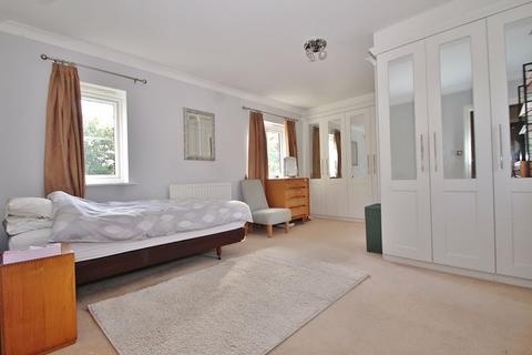 17 Marsh Walk, Witney, OX28 1YF