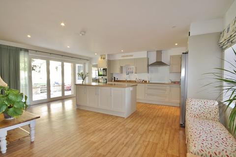 47 Beech Road, Witney, OX28 6LP