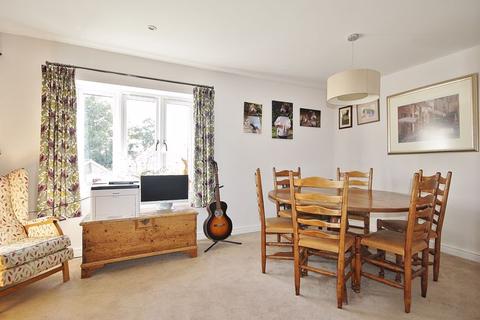 47 Beech Road, Witney, OX28 6LP