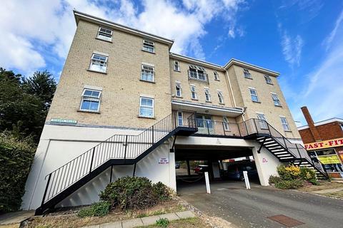 1 bedroom apartment to rent, Undercliff Road West, Felixstowe