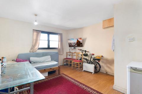 1 bedroom flat for sale - Vicarage Lane, East Ham, London, E6