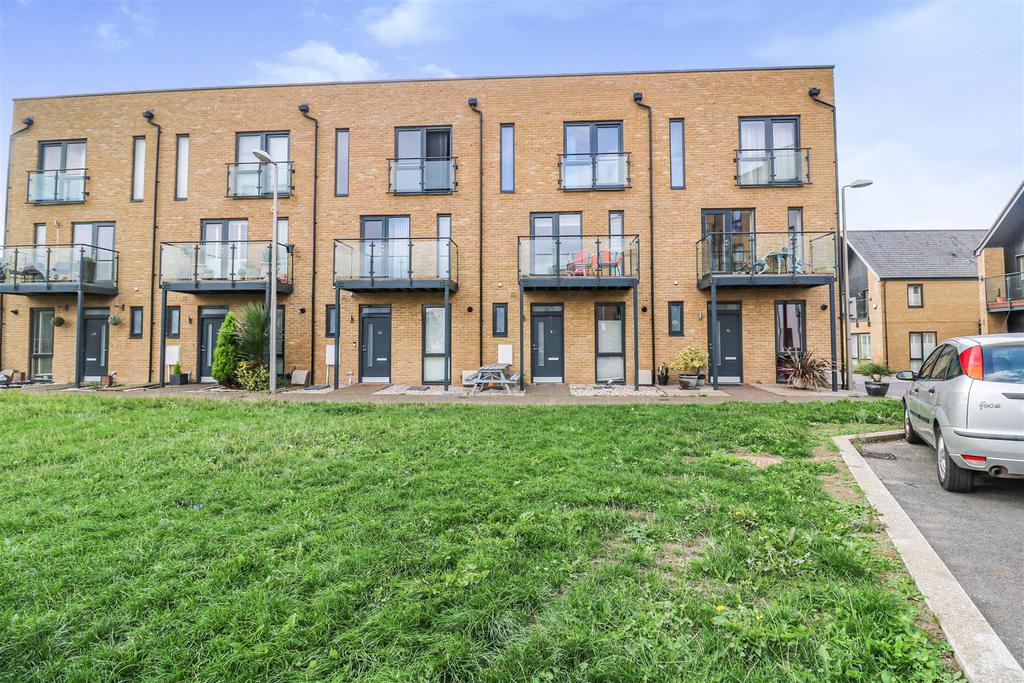 Greenfinch Way, Newhall, Harlow 4 bed terraced house £490,000