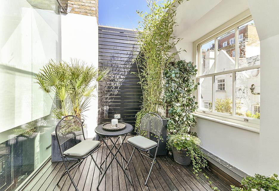 41 Clabon Mews 2 (top floor).jpg