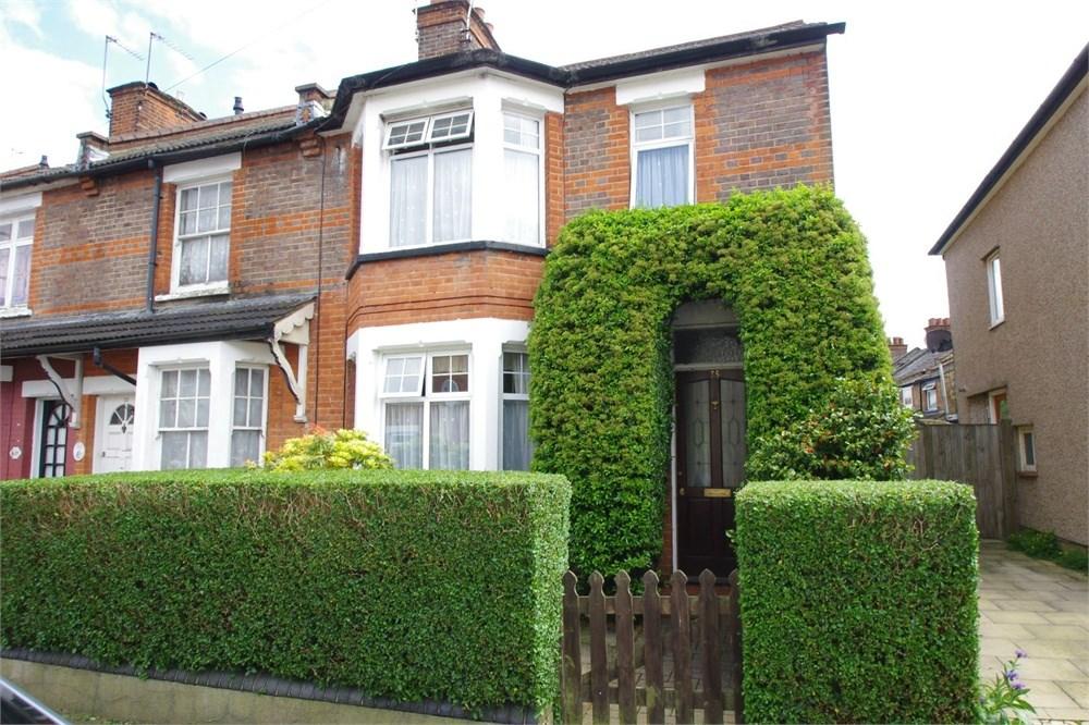 Stanmore Road, WATFORD, WD24 2 bed end of terrace house £1,400 pcm (£