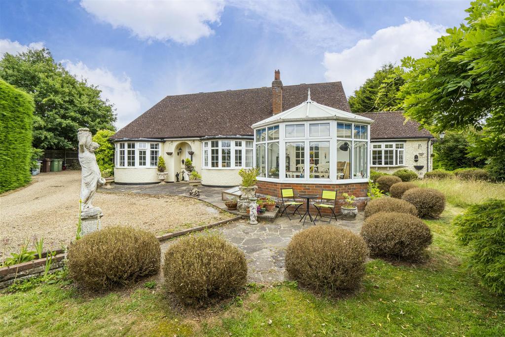 Sleapshyde, Smallford, St Albans, AL4 5 bed detached bungalow £1,300,000