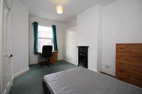 27 Beechwood Terrace, Leeds, LS4 2NG