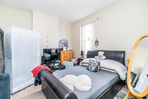 9 Bancroft Street, Nottingham, NG6 9HF