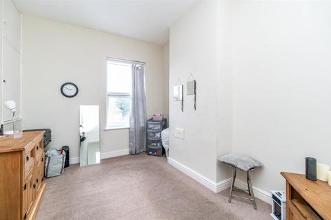 9 Bancroft Street, Nottingham, NG6 9HF