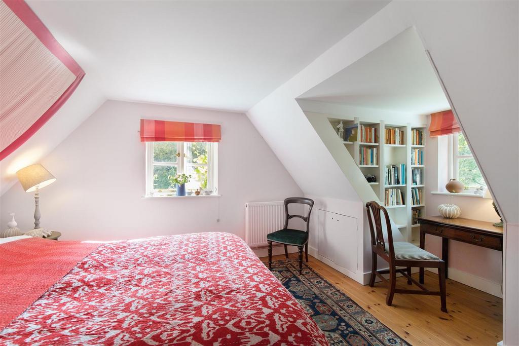 Castle Mill Farm House, Nettlecombe- bed.jpg